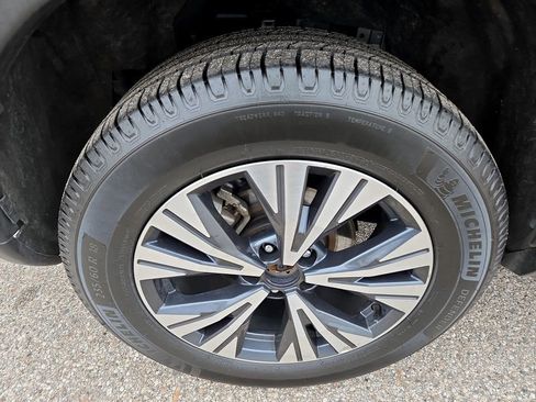 Used 2023 Nissan Rogue SV image 33