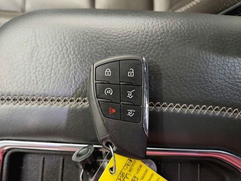 Used 2023 GMC Yukon Denali image 24