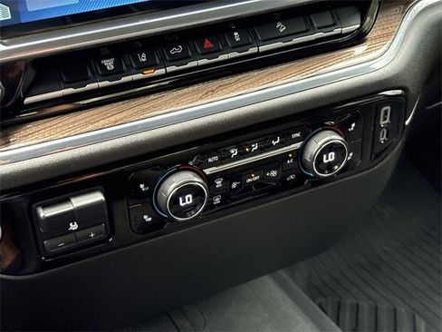 Used 2024 Chevrolet Silverado 2500 LT image 33