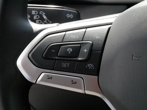 Certified 2025 Volkswagen Taos SE AWD/4WD image 26