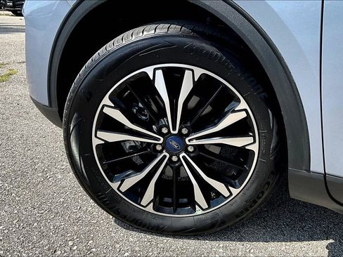 Used 2022 Ford Escape SEL w/ SEL Stealth AWD Package image 12