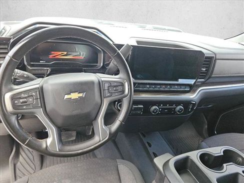 Used 2024 Chevrolet Silverado 2500 LT AWD/4WD image 13