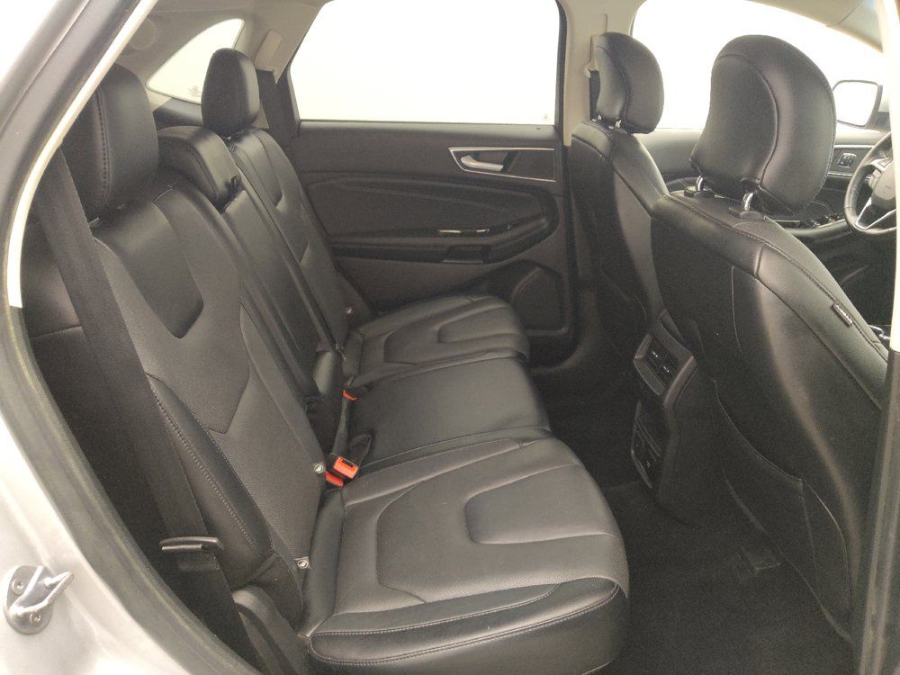 Used 2018 Ford Edge Titanium w/ Equipment Group 301A AWD/4WD image 19