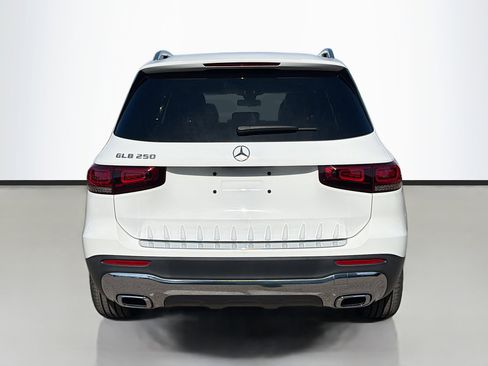 Used 2021 Mercedes-Benz GLB 250 image 4