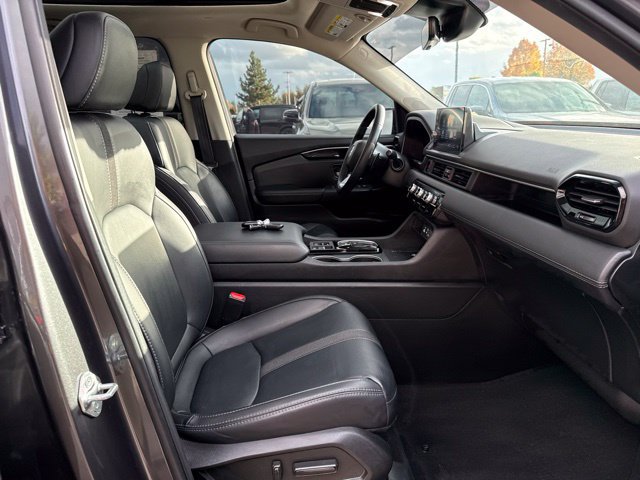 Used 2025 Honda Pilot Touring image 6