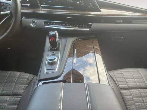 Used 2024 Cadillac Escalade Sport Platinum AWD/4WD image 11