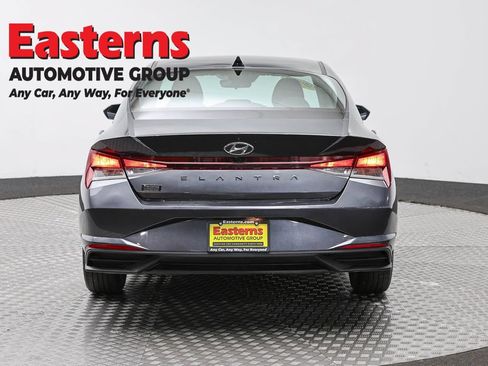 Used 2021 Hyundai Elantra SEL FWD image 6