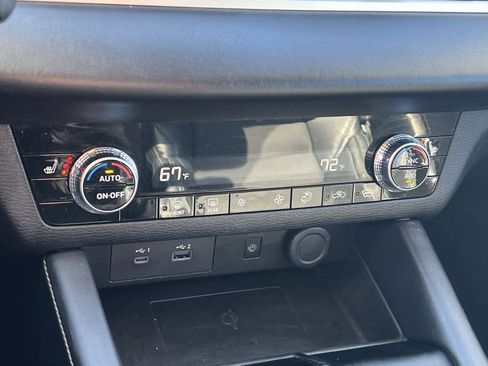 Used 2023 Mitsubishi Outlander SE image 21