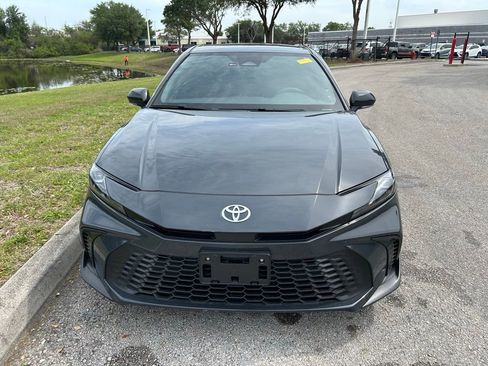 Certified 2025 Toyota Camry SE FWD image 9