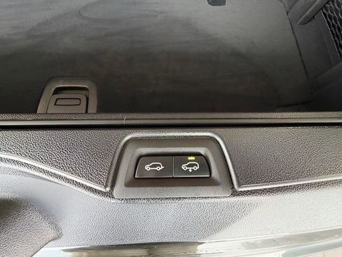 Used 2022 BMW X7 xDrive40i w/ Executive Package image 42