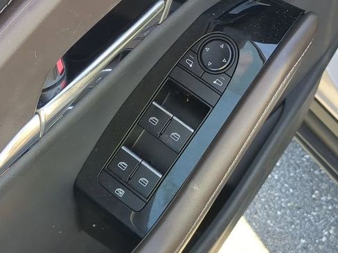 Used 2024 MAZDA CX-30 AWD 2.5 S w/ Premium Package image 22