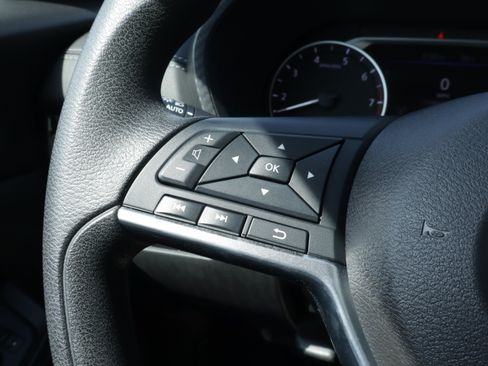 Used 2025 Nissan Sentra SV FWD image 23