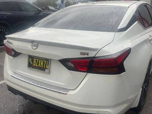 Used 2023 Nissan Altima 2.5 SR w/ SR Premium Package FWD image 7
