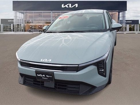 New 2025 Kia K4 LXS image 7