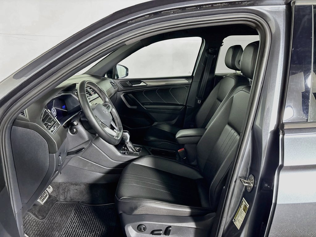 Certified 2023 Volkswagen Tiguan SE R-Line FWD image 12