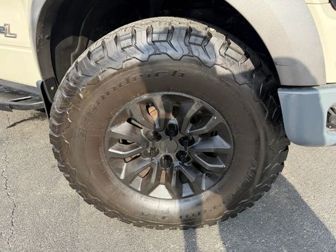 Used 2013 Ford F150 Raptor w/ Luxury Equipment Group image 60