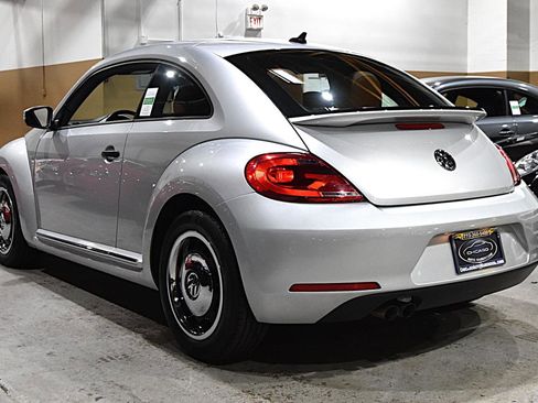 Used 2015 Volkswagen Beetle 1.8T Classic FWD image 6
