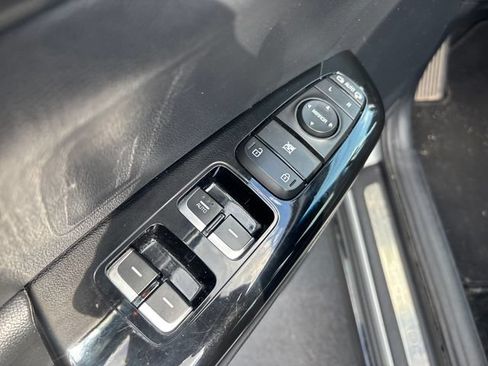 Used 2021 Kia Sportage S w/ S AWD Premium Package image 12