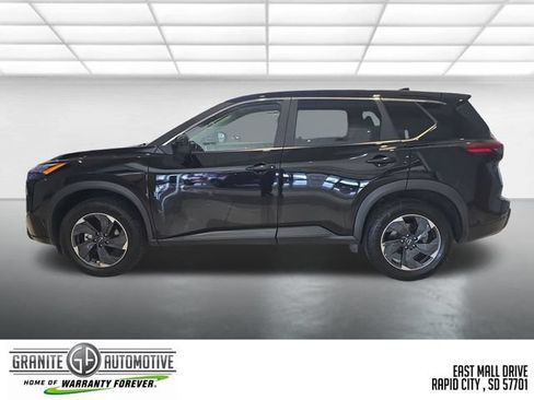 Used 2025 Nissan Rogue SV AWD/4WD image 2