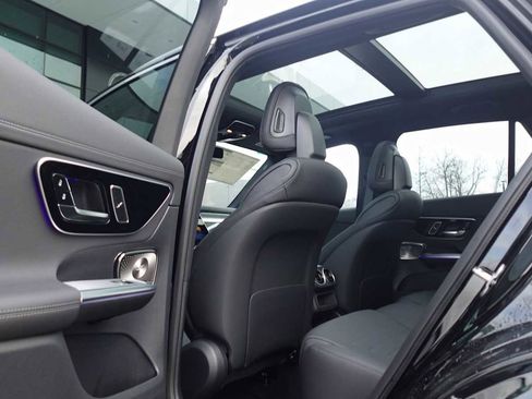 Used 2026 Mercedes-Benz GLC 300 4MATIC image 45