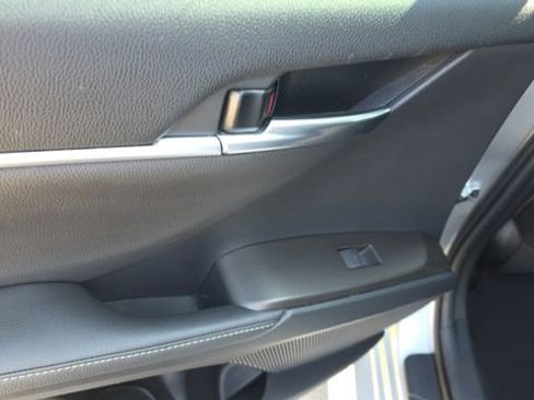 Used 2021 Toyota Camry XSE image 17