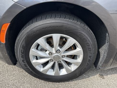 Used 2019 Chrysler Pacifica Touring Plus w/ Advanced Safetytec Group FWD image 11