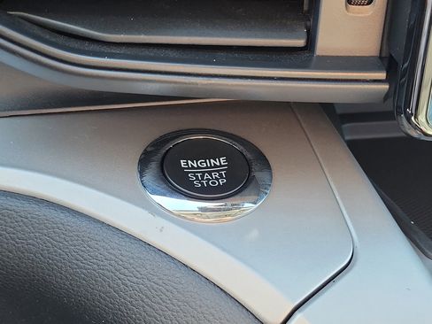 Used 2022 Ford Explorer XLT image 19