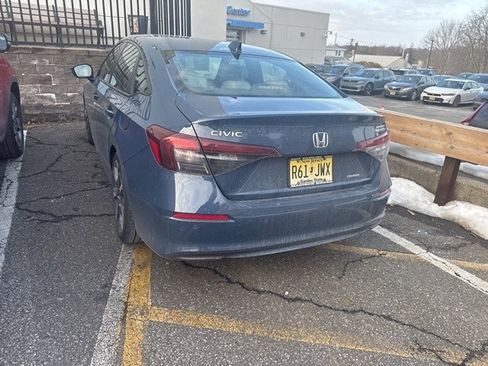 Certified 2025 Honda Civic Sport image 2