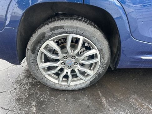 Used 2023 GMC Terrain Denali image 40