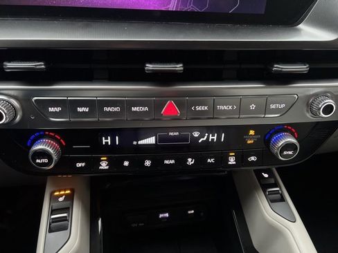 Certified 2024 Kia Telluride S w/ S Sunroof Package image 12