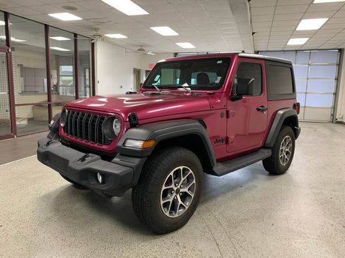 Used 2024 Jeep Wrangler Sport AWD/4WD image 4