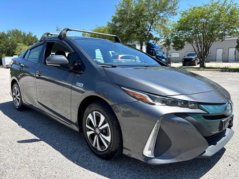 Used 2017 Toyota Prius Prime Premium w/ Carpet Mat Package image 4