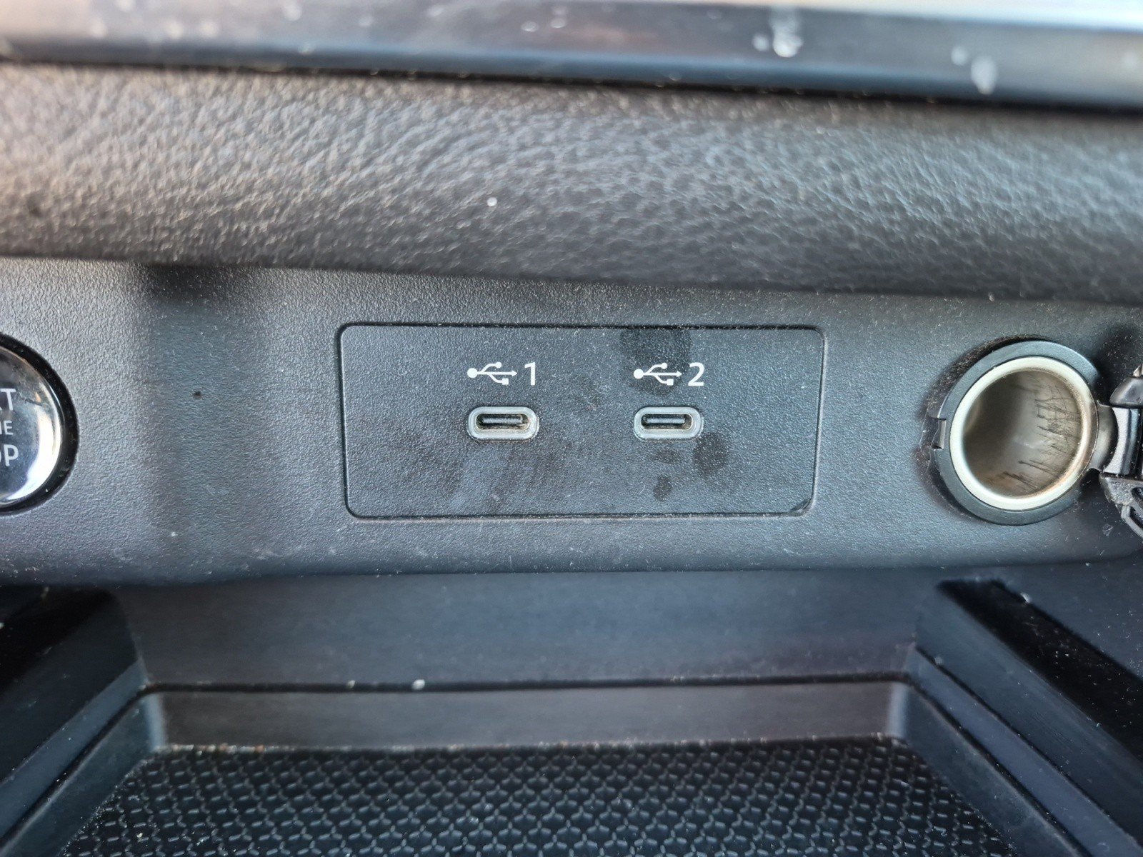 Used 2025 Nissan Rogue SV AWD/4WD image 32