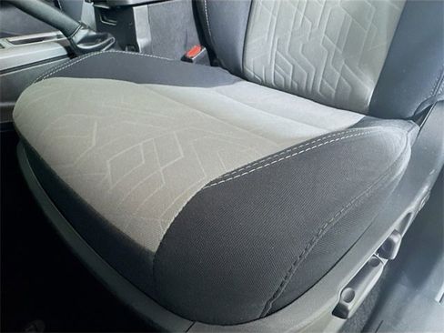 Used 2021 Toyota Tacoma TRD Off-Road image 18