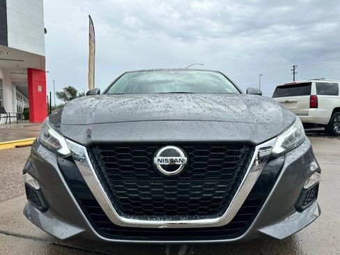 Used 2021 Nissan Altima 2.5 SV image 2