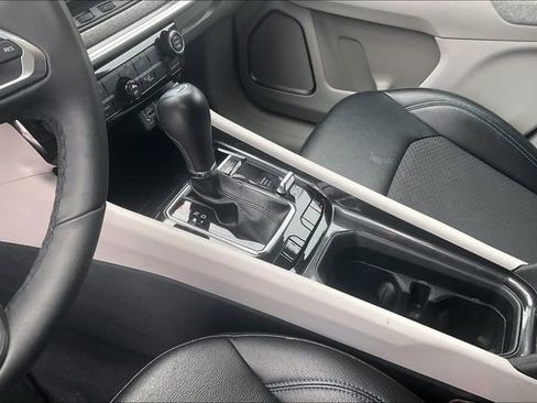 Used 2024 Jeep Compass Latitude image 17