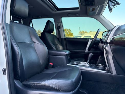 Used 2018 Toyota 4Runner Limited AWD/4WD image 30