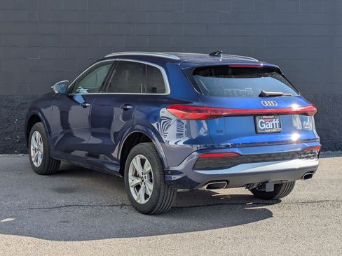 Certified 2025 Audi Q5 Premium w/ Convenience Package AWD/4WD image 8