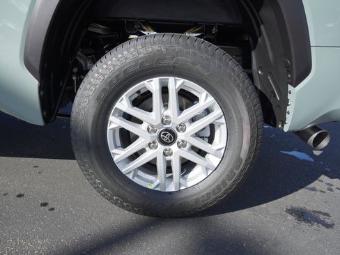 New 2026 Toyota Tundra SR5 w/ SR5 Convenience Package image 12