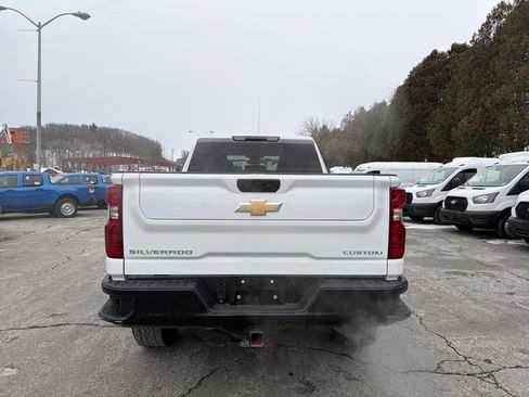 Used 2024 Chevrolet Silverado 2500 Custom w/ Custom Convenience Package image 7