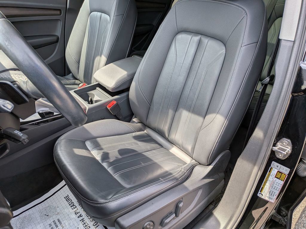 Used 2023 Audi Q5 2.0T Premium w/ Convenience Package AWD/4WD image 13