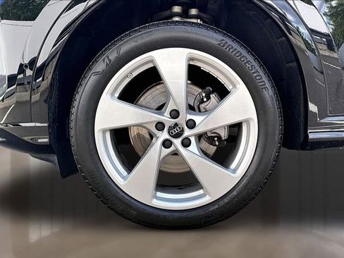 Used 2025 Audi Q5 Premium Plus w/ Premium Plus AWD/4WD image 34