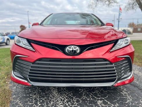 Used 2023 Toyota Camry XLE FWD image 3