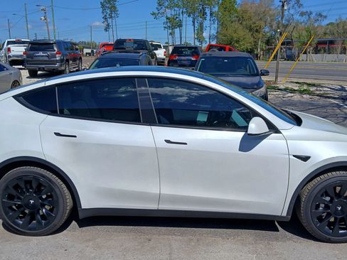 Used 2020 Tesla Model Y Long Range AWD/4WD image 6
