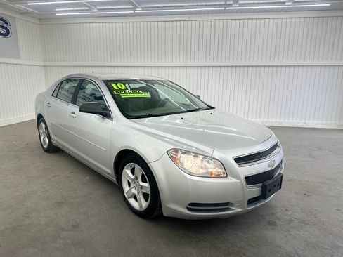 Used 2010 Chevrolet Malibu LS image 3