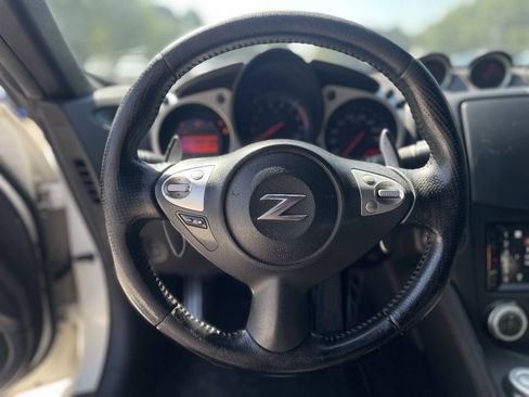 Used 2013 Nissan 370Z Coupe RWD image 15