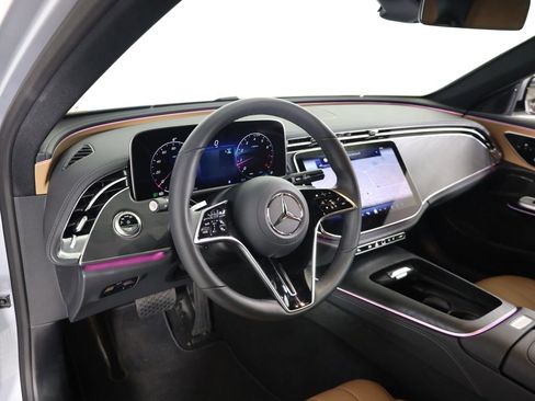 Used 2026 Mercedes-Benz E 350 4MATIC Sedan image 25