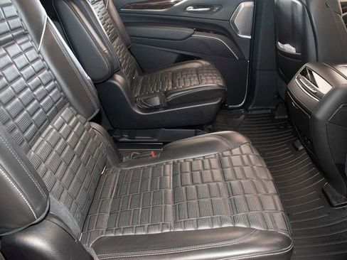 Used 2021 Cadillac Escalade Sport Platinum AWD/4WD image 12