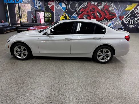 Used 2018 BMW 330i xDrive Sedan AWD/4WD image 2