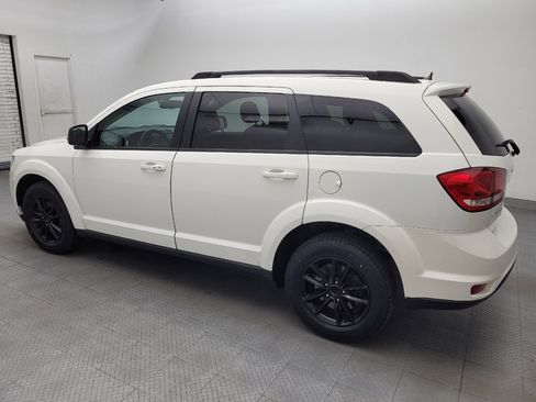 Used 2019 Dodge Journey SE w/ Blacktop Package FWD image 3